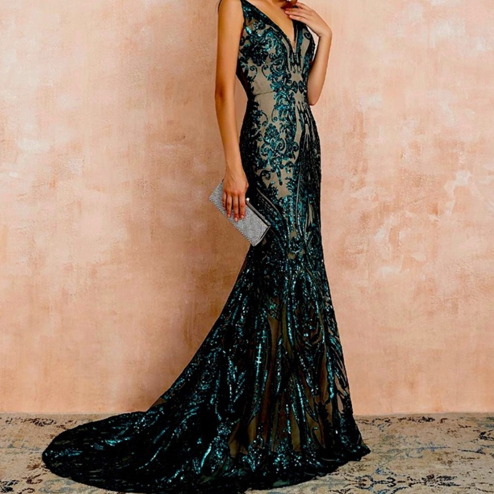 Gorgeous formal gown, only worn once.